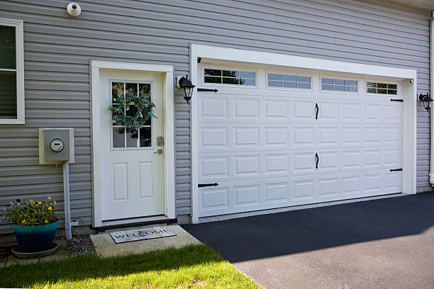 24/7 Emergency Garage Door Panel Replacement experts in Raynham Center, MA
